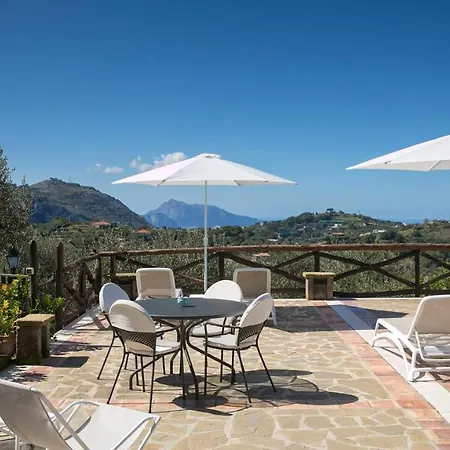 - Amiela Villa SantʼAgata sui Due Golfi