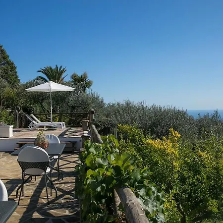 Villa - Amiela SantʼAgata sui Due Golfi